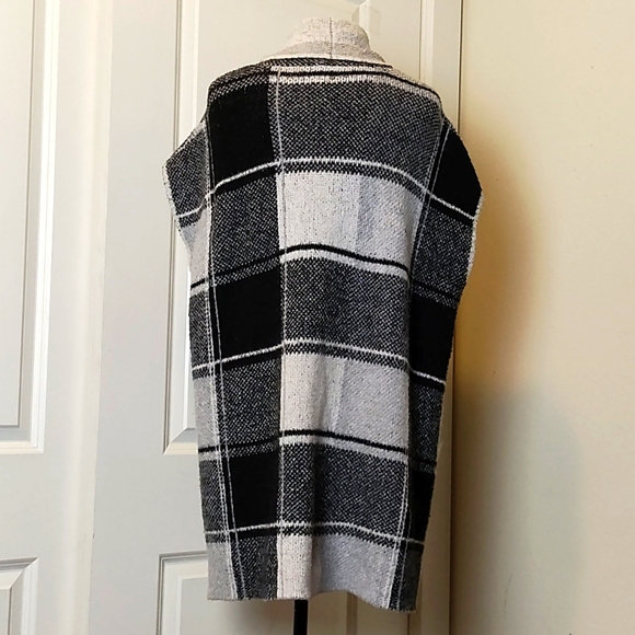 Nicole Miller New York grey black and white sweater - Picture 5 of 9